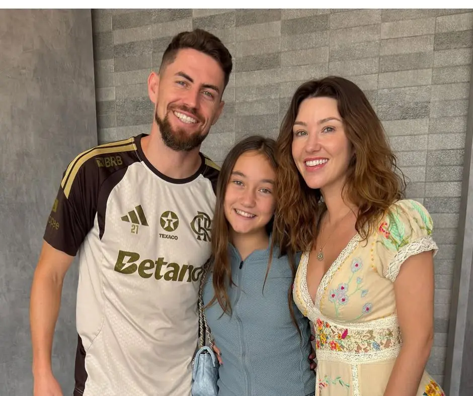 Esposa de Jorginho rebate Chappell Roan após confusão em hotel