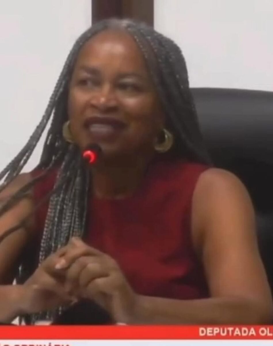 Deputado faz comentário racial e é corrigido