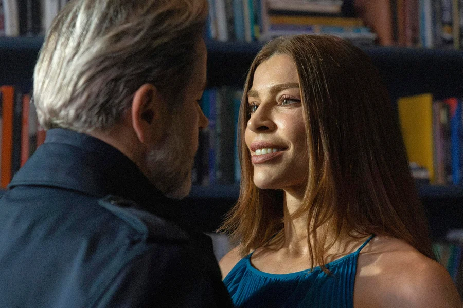 O ator Murilo Benício aproveitou o palco de uma das maiores premiações da TV brasileira, realizada neste domingo (29/03), para colocar um ponto final nos rumores que o ligavam romanticamente a Grazi Massafera.