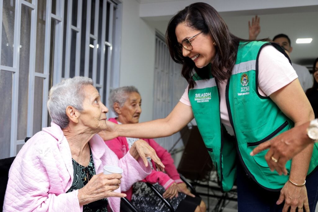 Mailza Assis participa da entrega de nova moradia para idosos do Lar dos Vicentinos