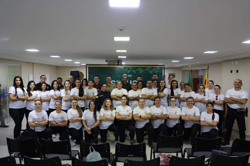 Servidoras da segurança pública participam de curso inédito de defesa pessoal no estado do Acre