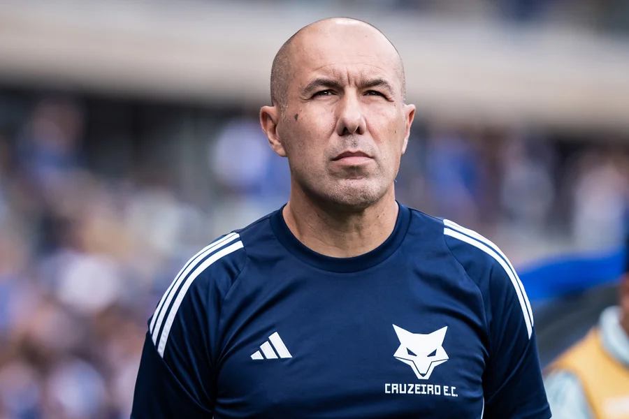 Leonardo Jardim anunciado como novo treinador do Flamengo em março de 2026.