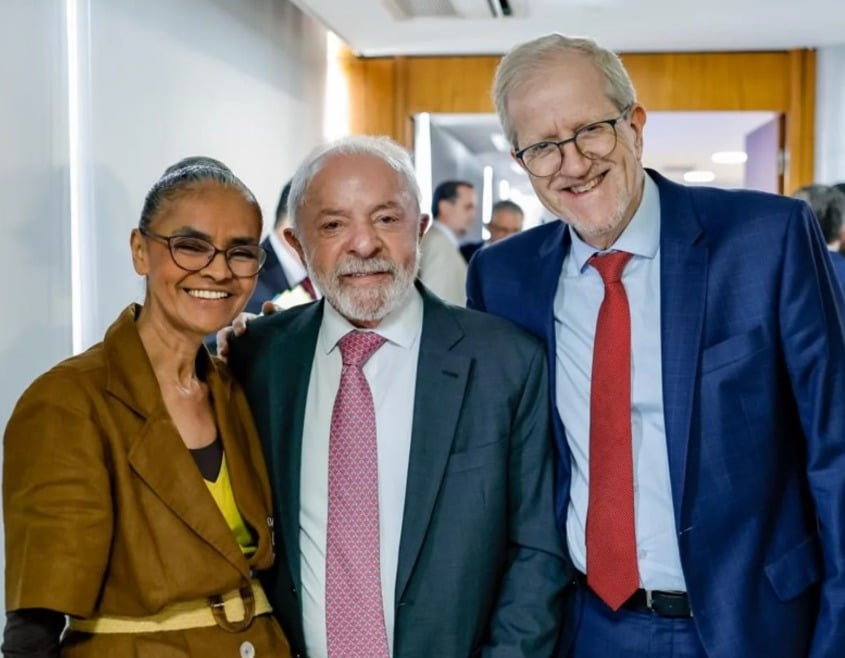 Marina Silva anuncia saída do ministério