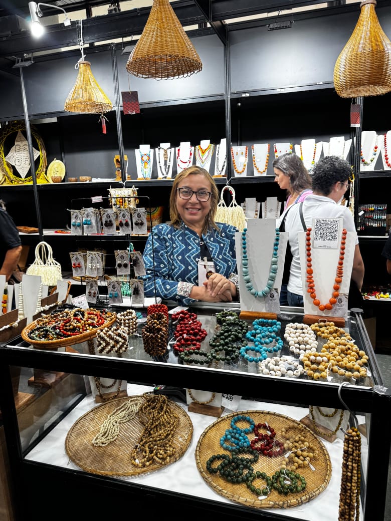 Marcia Silvia é artesã acreana e trabalha no ramo desde a década de 80