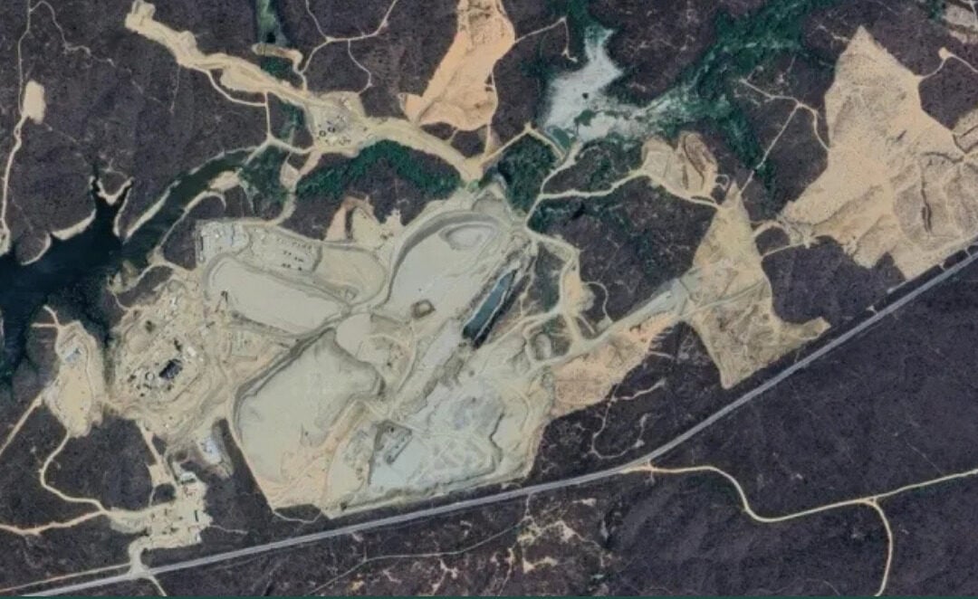 Projeto prevê extração de ouro ao longo de 20 anos após alteração no traçado da rodovia.