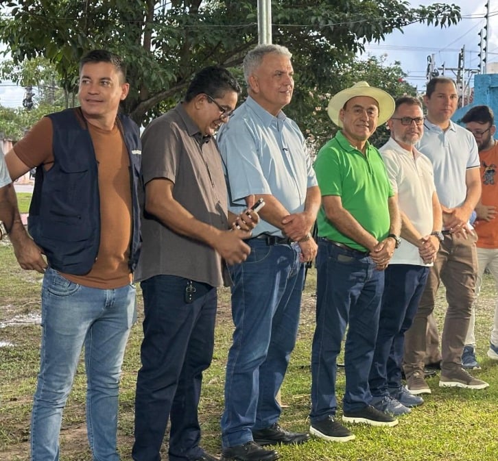 Bocalom entrega reforma da quadra sintética do Tangará