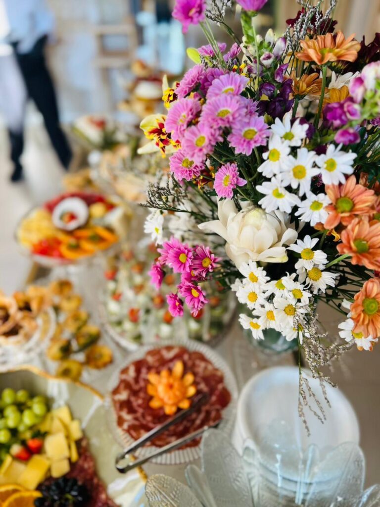 Roust Buffet lança pacotes de casamento e 15 anos com estrutura all inclusive