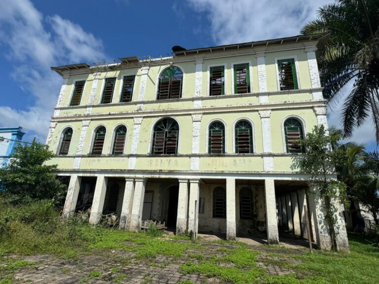 Entre ruínas e memórias: Instituto Santa Juliana pede socorro em Sena Madureira