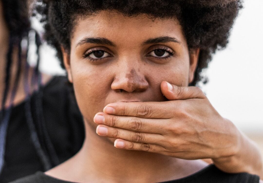 Levantamento também indica crescimento de casos recentes e média de quatro mortes de mulheres por dia.