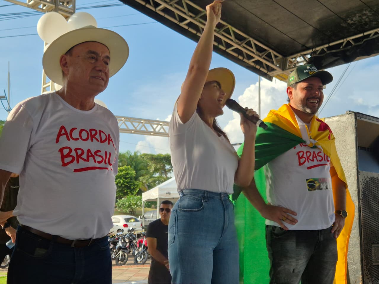 Primeira dama discursou no ato “Acorda Brasil”, defendeu mobilização pacífica, criticou cenário nacional e afirmou que movimento é “chamamento de consciência”.