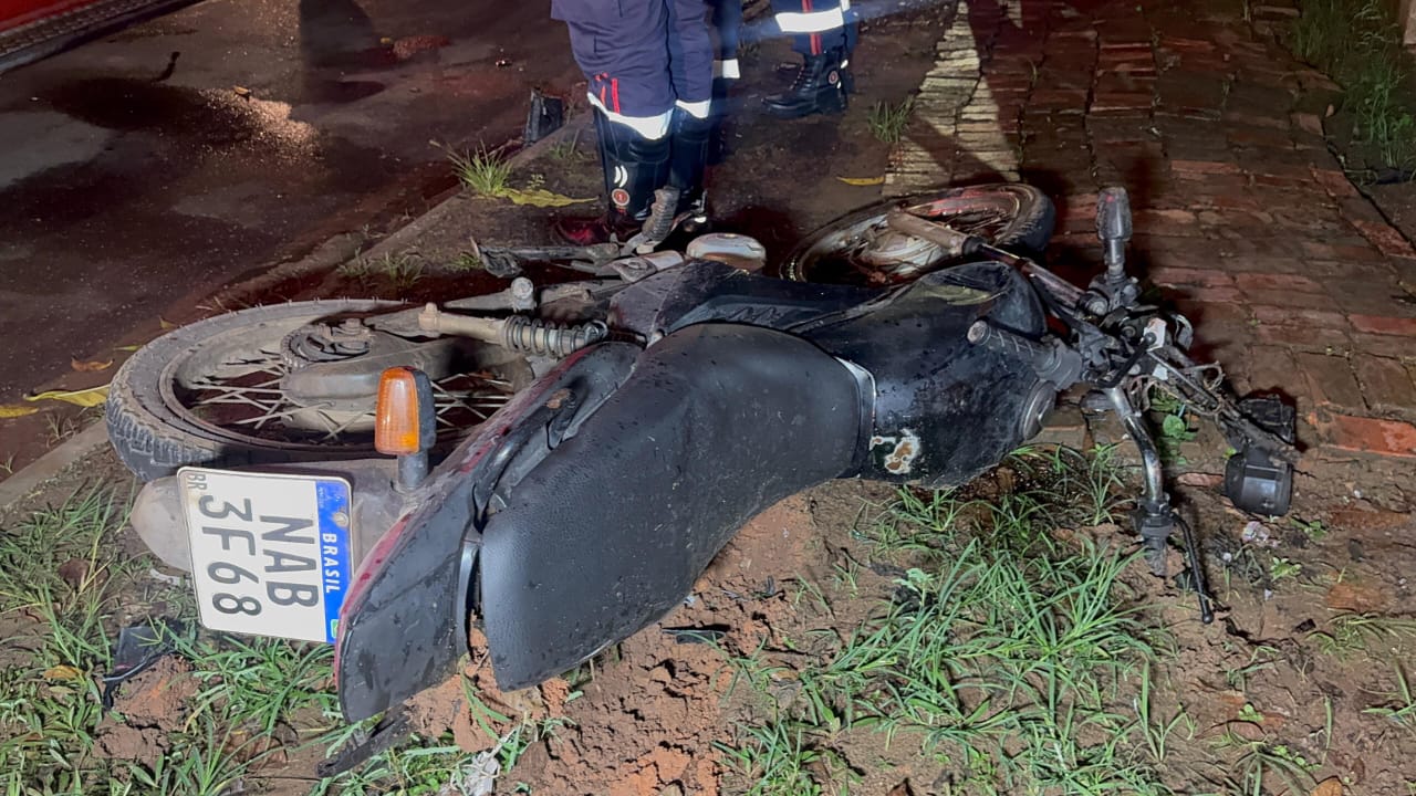 Acidente envolvendo duas motocicletas resultou em mortes no local; Samu confirmou óbitos e perícia realizou procedimentos.