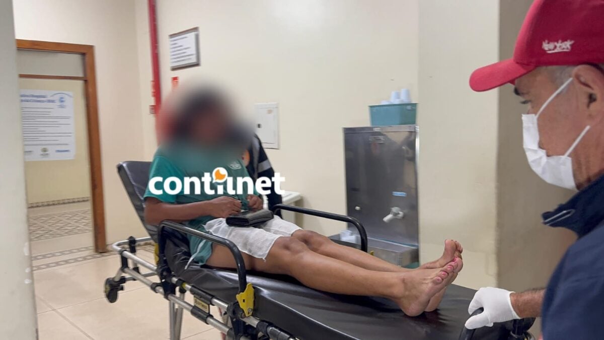 Mulher de 42 anos foi socorrida pelo Samu e encaminhada à maternidade em estado estável.