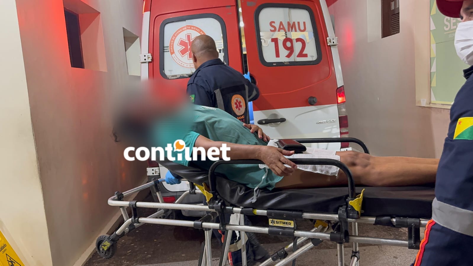 Mulher de 42 anos foi socorrida pelo Samu e encaminhada à maternidade em estado estável.