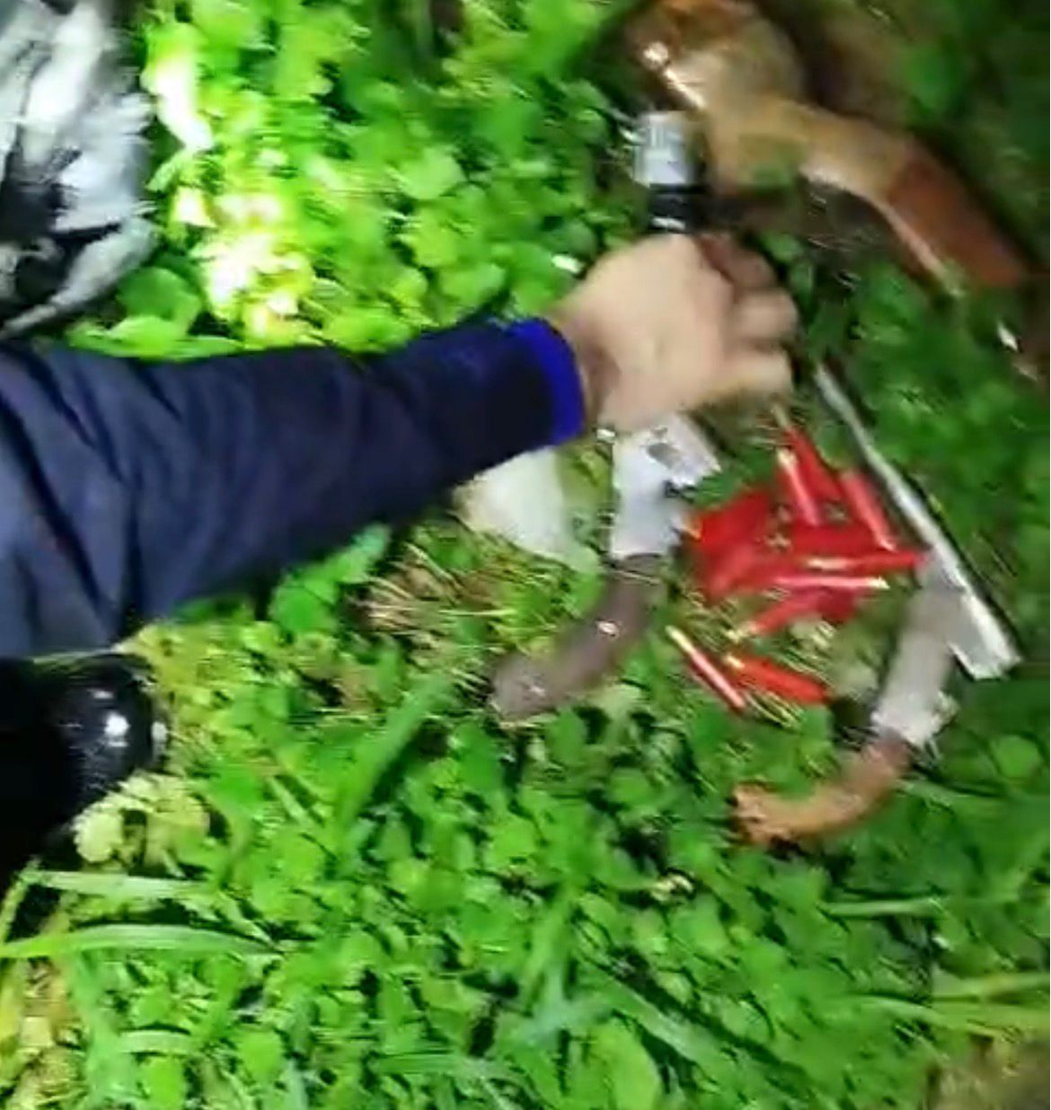 Polícia apreende armas e granada e evita confronto entre facções criminosas