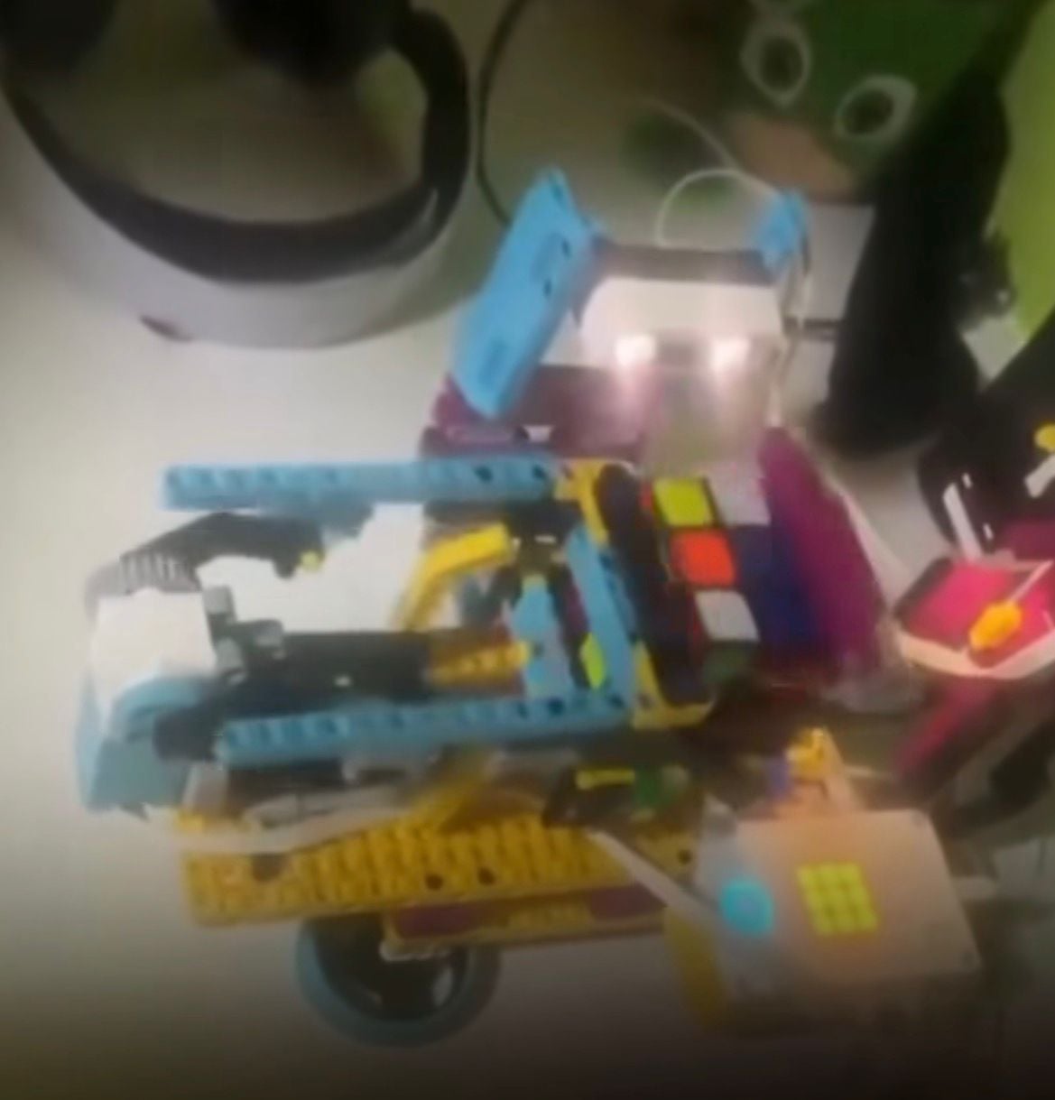 Aluno representará o Brasil em campeonato internacional de robótica no Canadá.