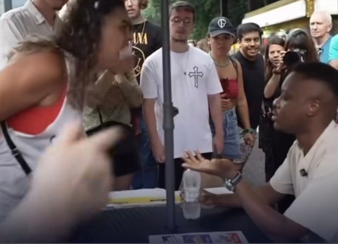 Deputado Guto Zacarias é confrontado por manifestantes durante ato na Avenida Paulista