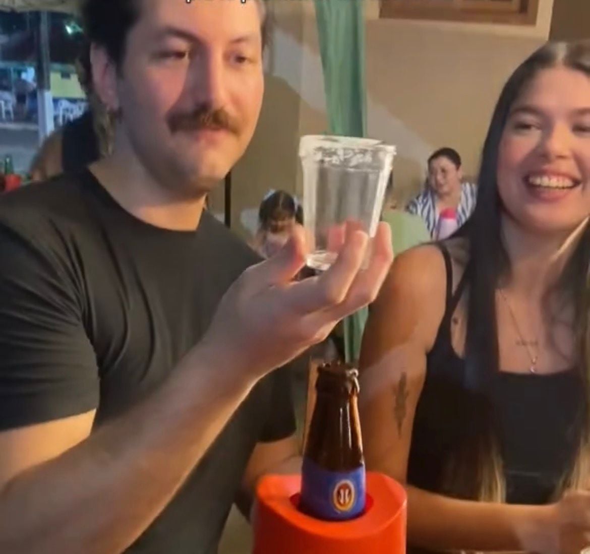 Jovem de Cruzeiro do Sul compartilha encontro com namorado que veio do Alasca para conhecê-la