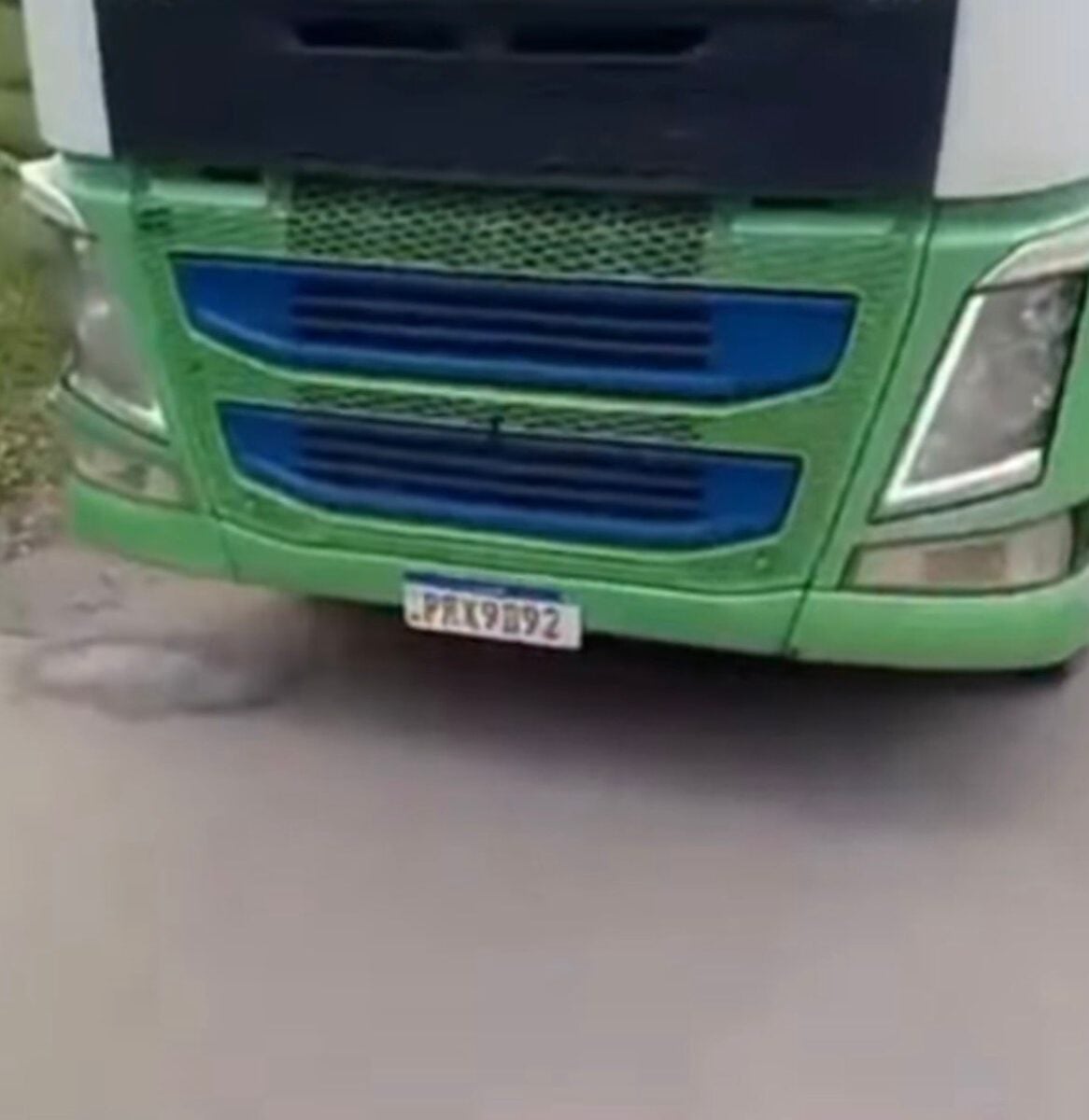 Motorista é encontrado morto dentro de caminhão após passar mal durante viagem pela BR-364