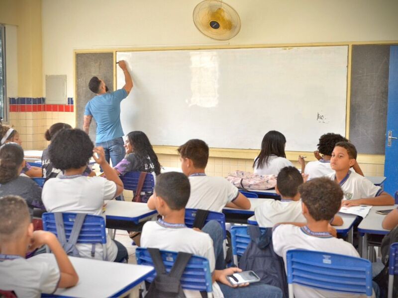 Professores de Sena Madureira recebem incentivo federal para compra de equipamentos tecnológicos