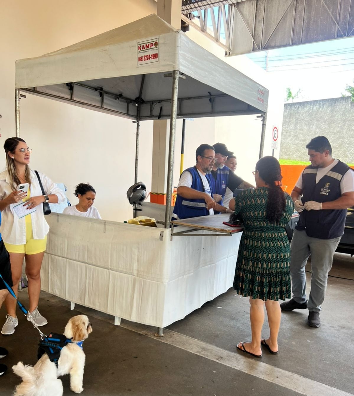 Mercale realiza ação de vacinação e adoção em comemoração ao Dia Nacional dos Animais