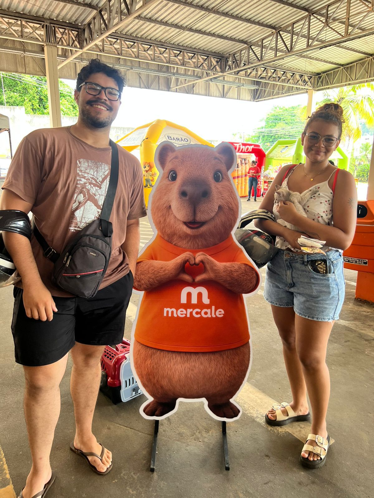 Mercale realiza ação de vacinação e adoção em comemoração ao Dia Nacional dos Animais