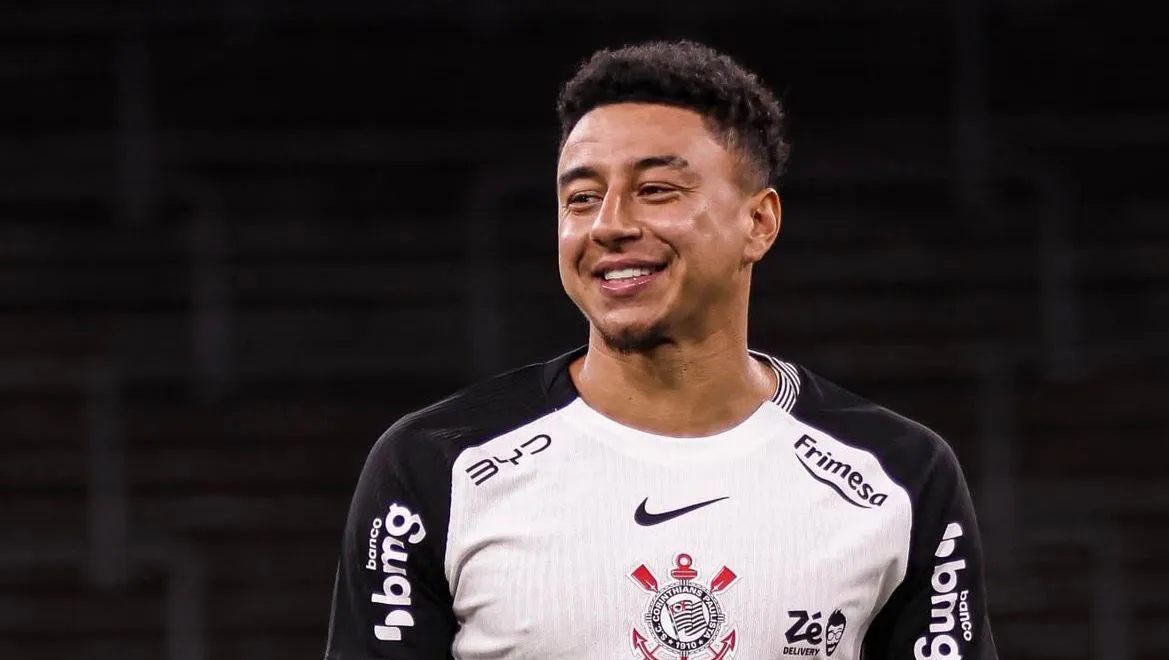 A espera da Fiel acabou. O meia-atacante Jesse Lingard teve seu nome publicado no BID nesta quinta-feira (26/03), finalizando o processo de regularização que dependia da aprovação do visto de trabalho.