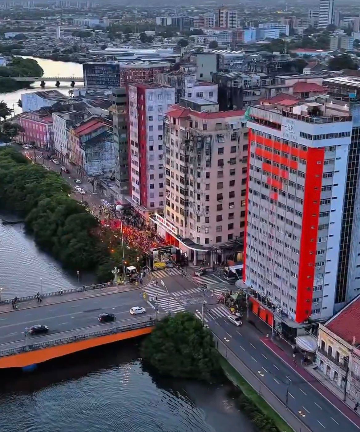 Cinema São Luiz abre portas para público acompanhar Oscar após receber gravações de O Agente Secreto