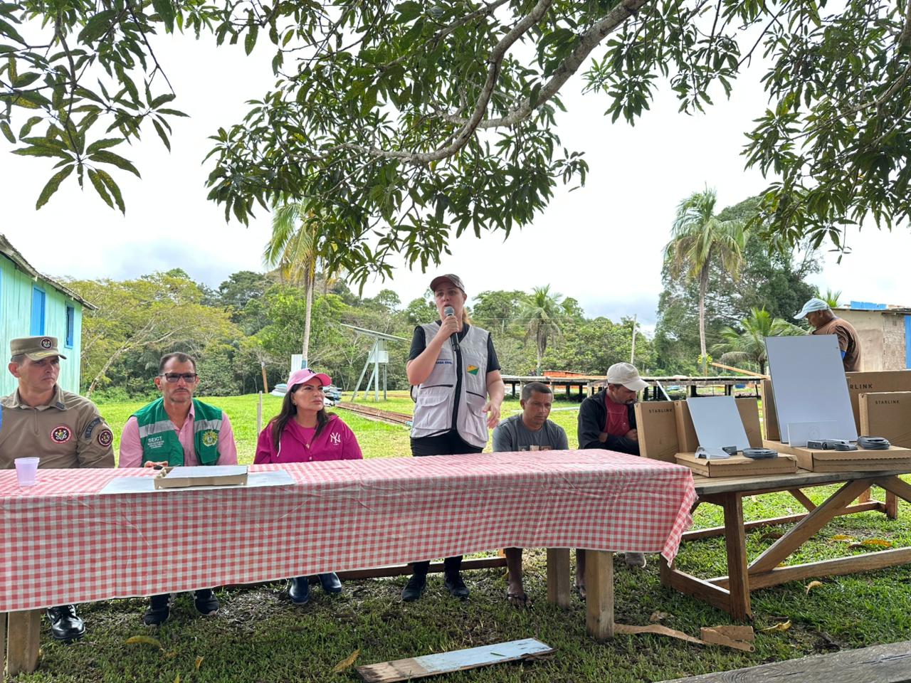 Comunidades rurais de Cruzeiro do Sul recebem internet via satélite e ampliam acesso à tecnologia