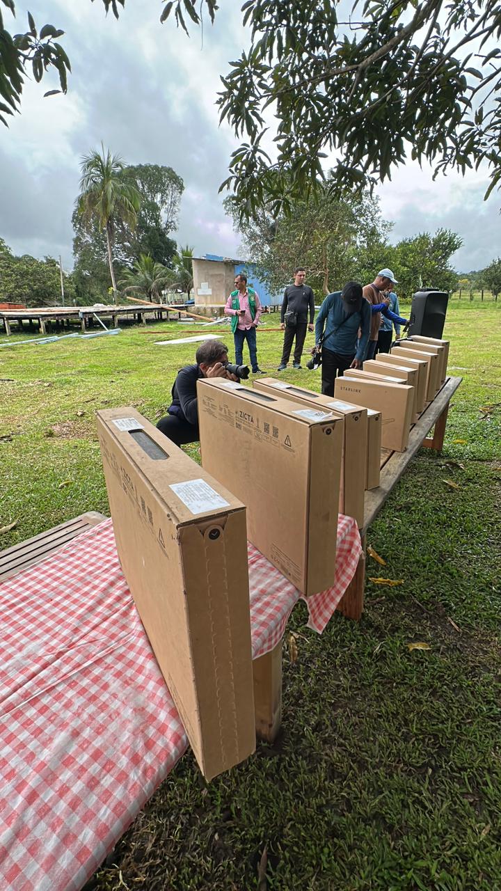 Comunidades rurais de Cruzeiro do Sul recebem internet via satélite e ampliam acesso à tecnologia