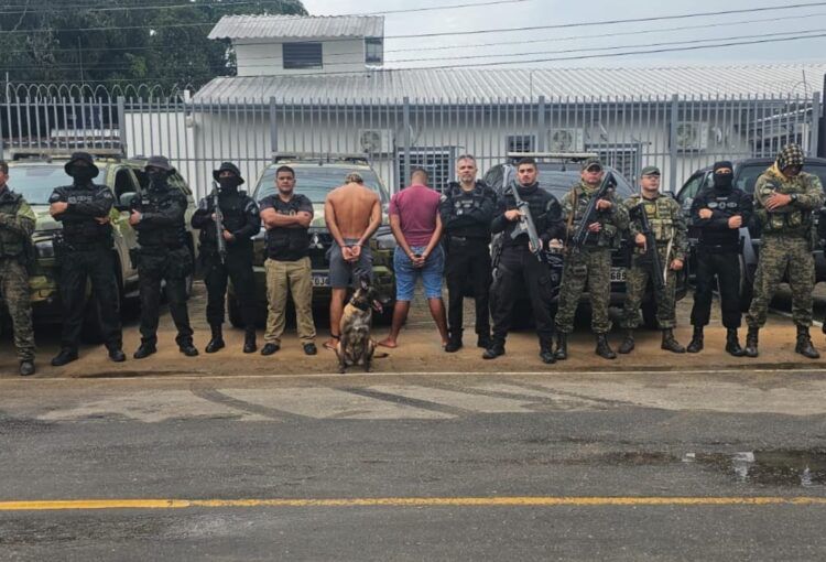 Operação prende suspeitos por tráfico após denúncia sobre foragidos no interior do Acre