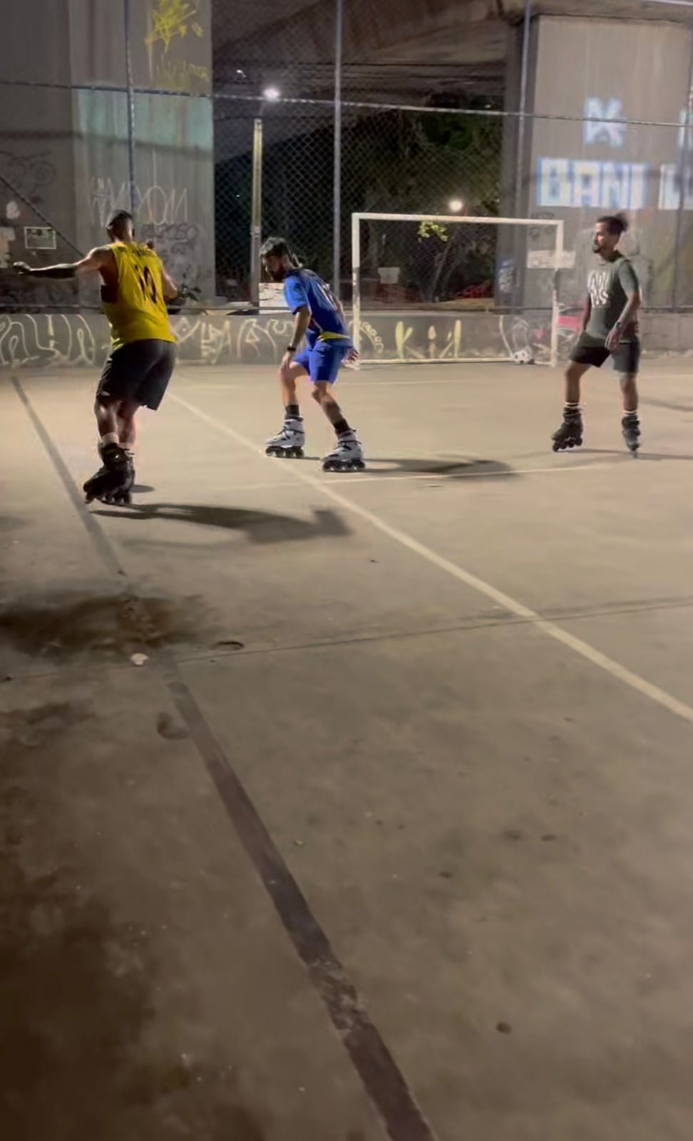 Conheça o Futins: a mistura de patins e futebol que viralizou na web