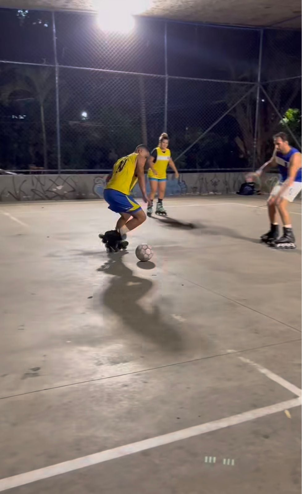 Conheça o Futins: a mistura de patins e futebol que viralizou na web