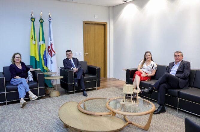 Instituições do Acre fortalecem rede de proteção à mulher em encontro estratégico