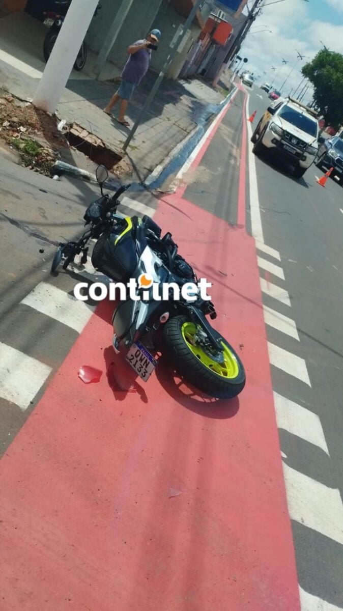 Motociclista fica ferido após colisão com carro na Avenida Ceará, em Rio Branco