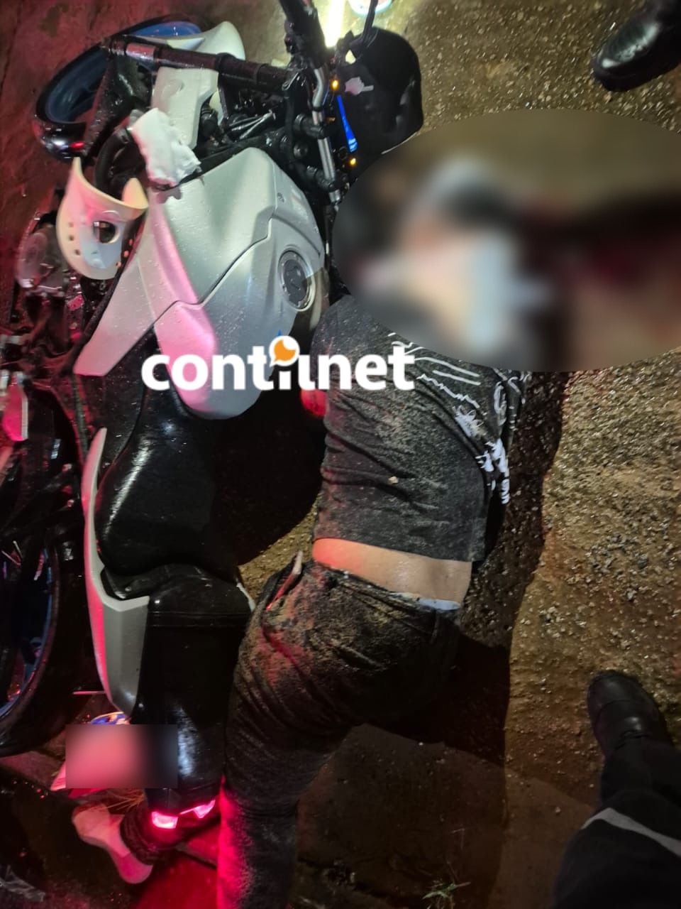 Consultor de vendas fica em estado grave após acidente com motocicleta na capital