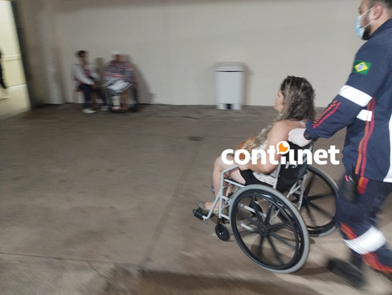 Colisão entre moto e carro deixa casal ferido em Rio Branco