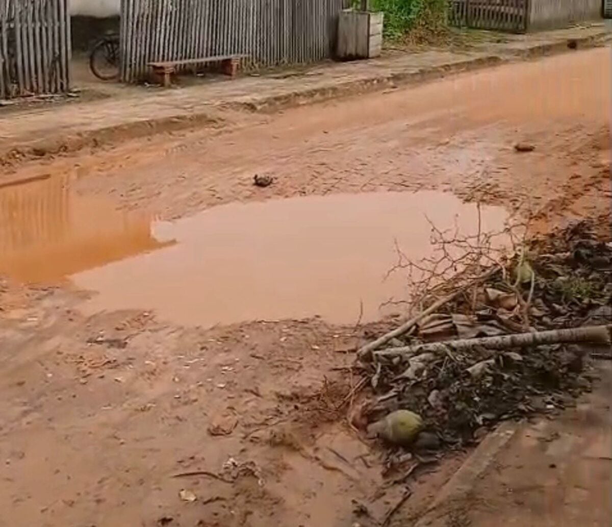 Morador denuncia situação crítica de rua e cobra providências em Sena Madureira
