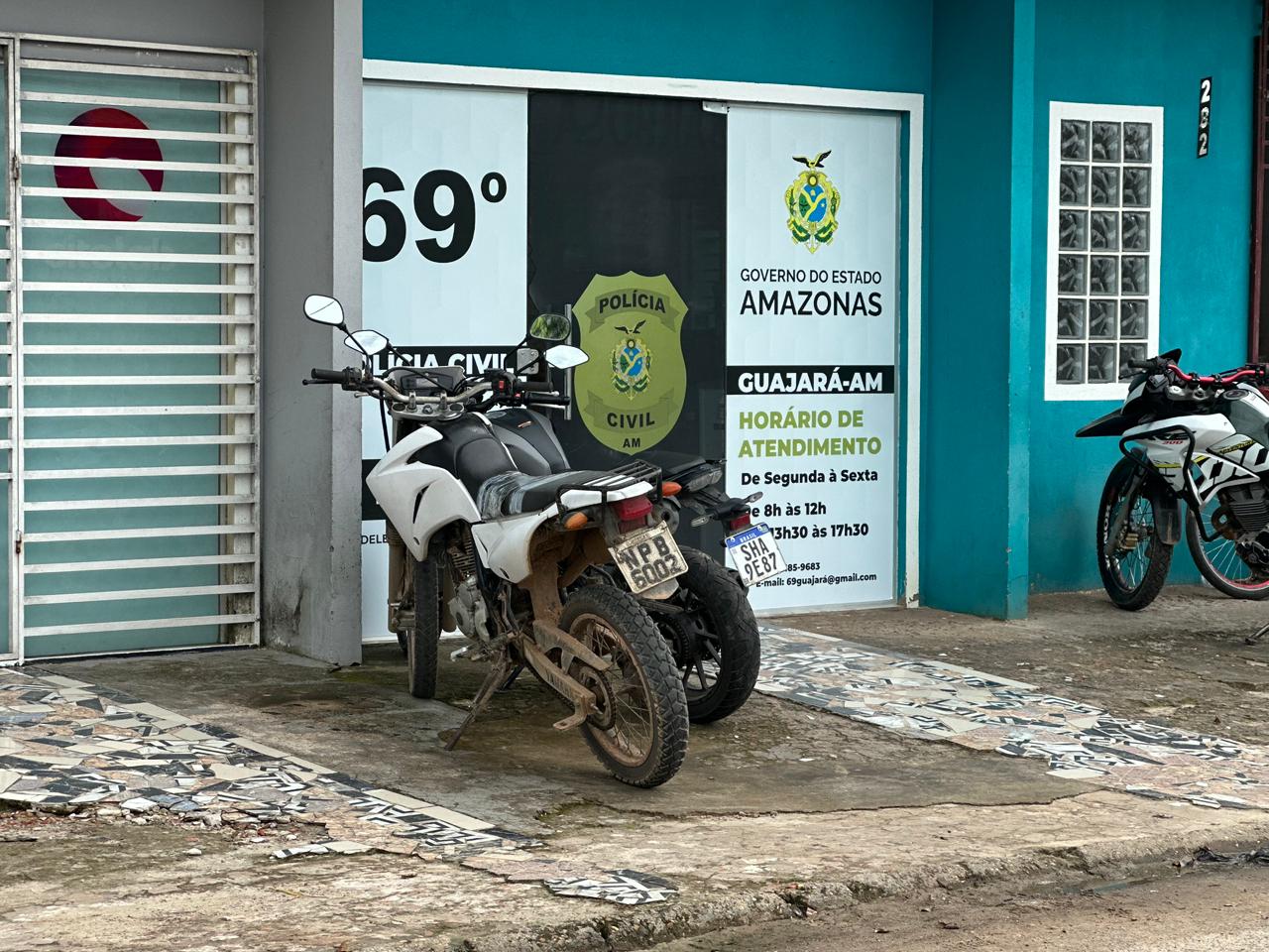 Suspeito de homicídio se apresenta à polícia após morte de homem esfaqueado