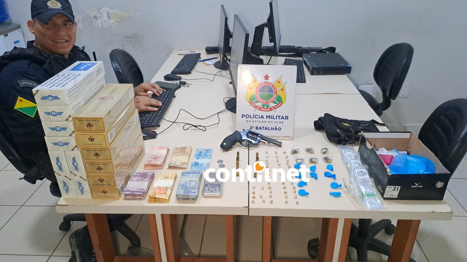 Monitorado é preso com drogas, arma e cigarros contrabandeados em Rio Branco