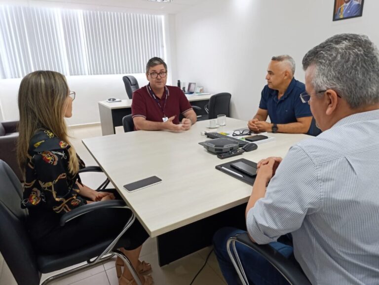 Acre e IBGE assinam parceria para corrigir imprecisões nos mapas municipais