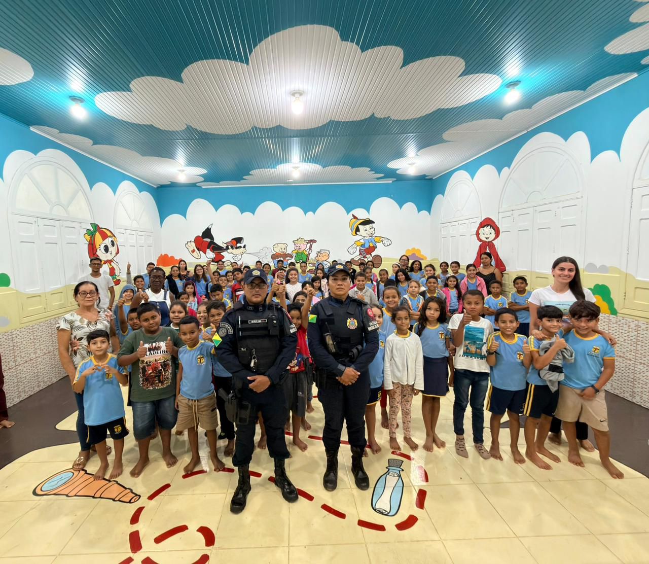 Patrulha Maria da Penha realiza palestra sobre respeito e convivência familiar em escola de Sena