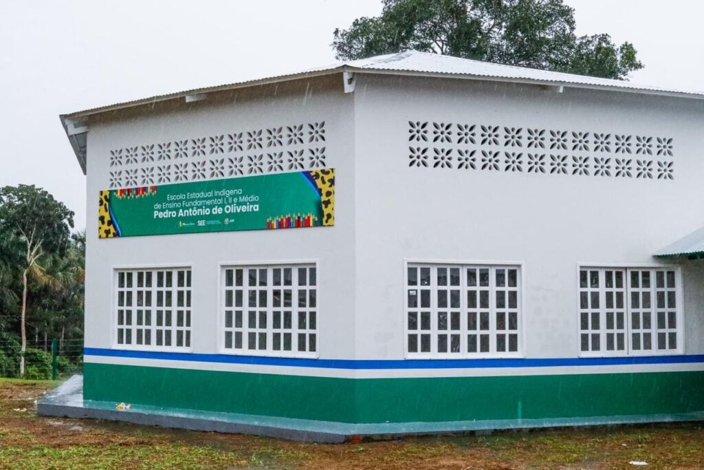 Nova escola estadual é inaugurada em terra indígena de Mâncio Lima