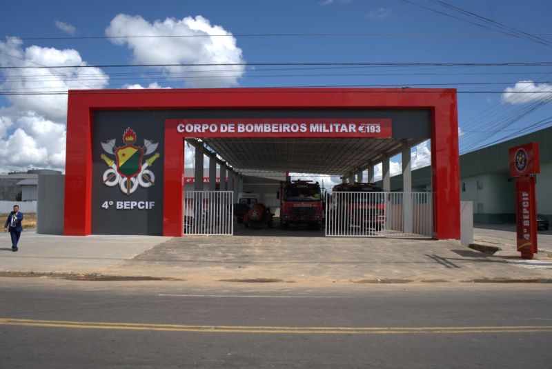 Corpo de bombeiro que morreu em serviço é velado em quartel de Cruzeiro do Sul