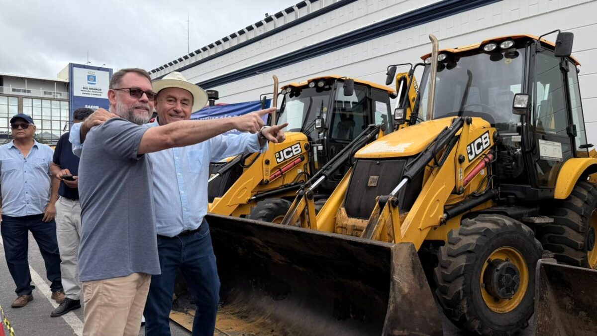 Com 95 equipamentos, Bocalom faz prestação de contas de maquinário em Rio Branco