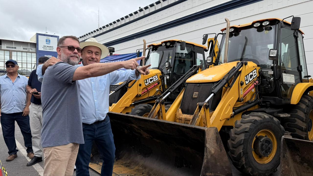 Com 95 equipamentos, Bocalom faz prestação de contas de maquinário em Rio Branco