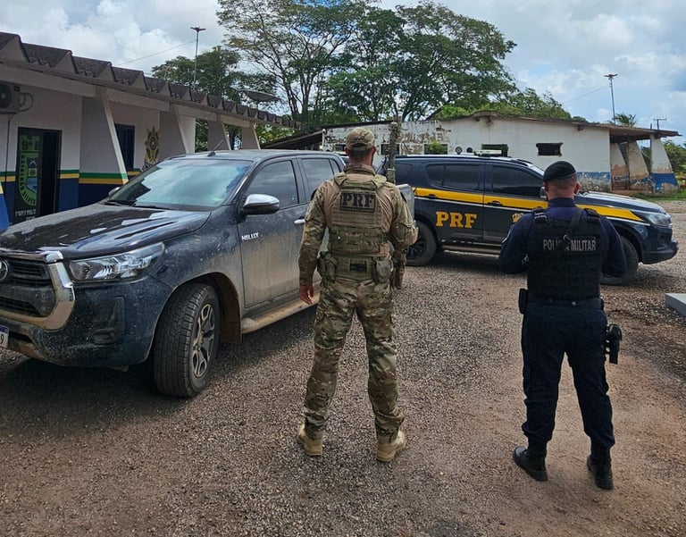 Polícia intercepta veículo clonado que seguia para o estado do Acre