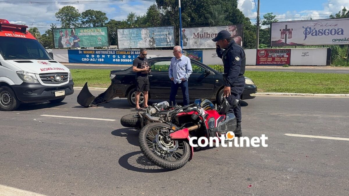 Motorista invade preferencial e deixa motociclista em estado grave