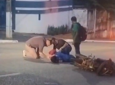 Afundamento na pista provoca queda de motociclista