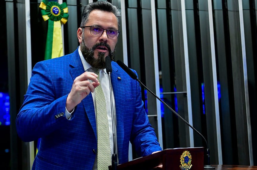 Golpistas usam nome de Alan Rick para prometer falsas doações e pedir documentos