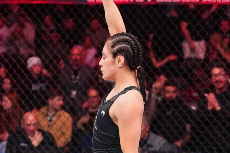 Lutadora revê derrota por nocaute e desabafa: “Parece que estou morta”